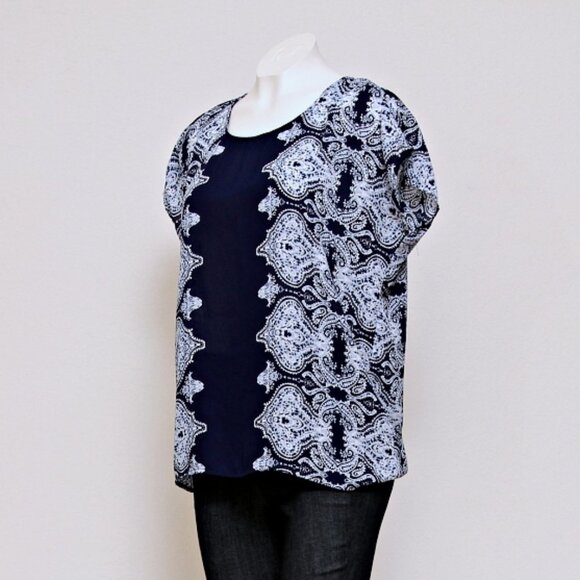 Ava Christine Blue Paisley Scoop Neck Short Sleeve Blouse - Picture 6 of 9